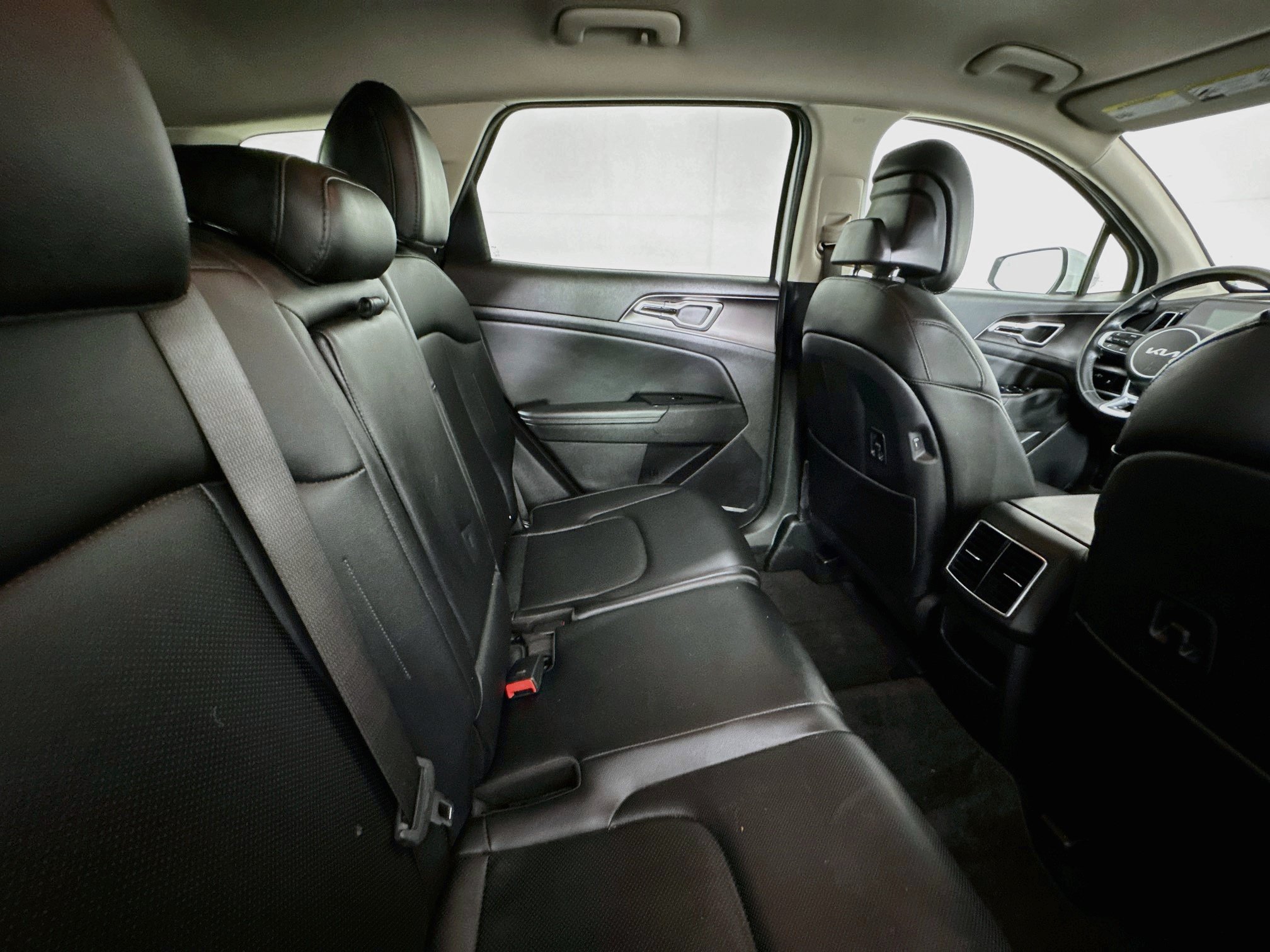 Used 2025 Kia Sportage EX FWD image 25