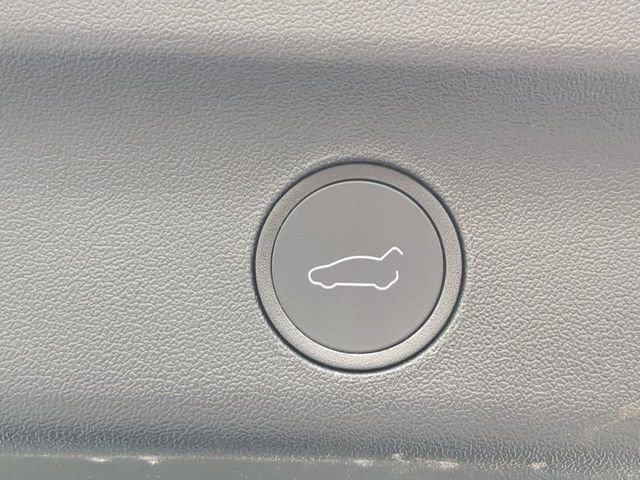 Used 2022 Tesla Model Y Performance image 15