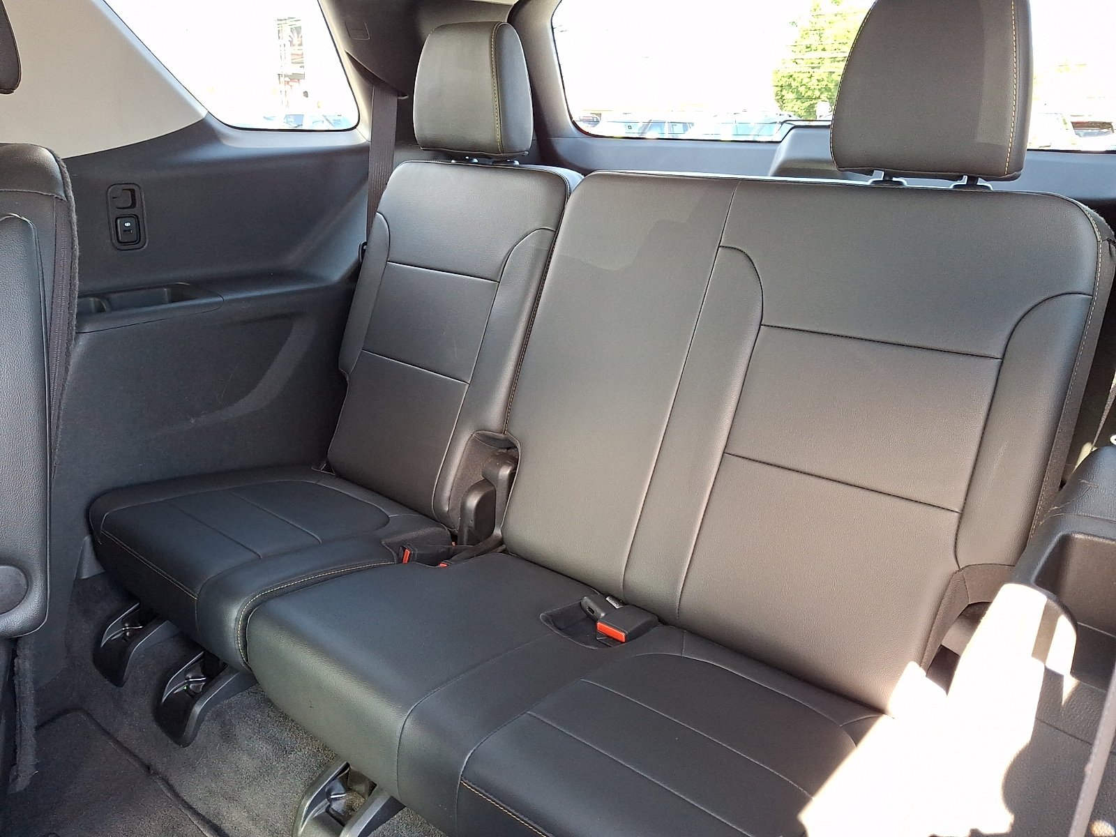 Used 2020 Chevrolet Traverse LT w/ LT Premium Package FWD image 11