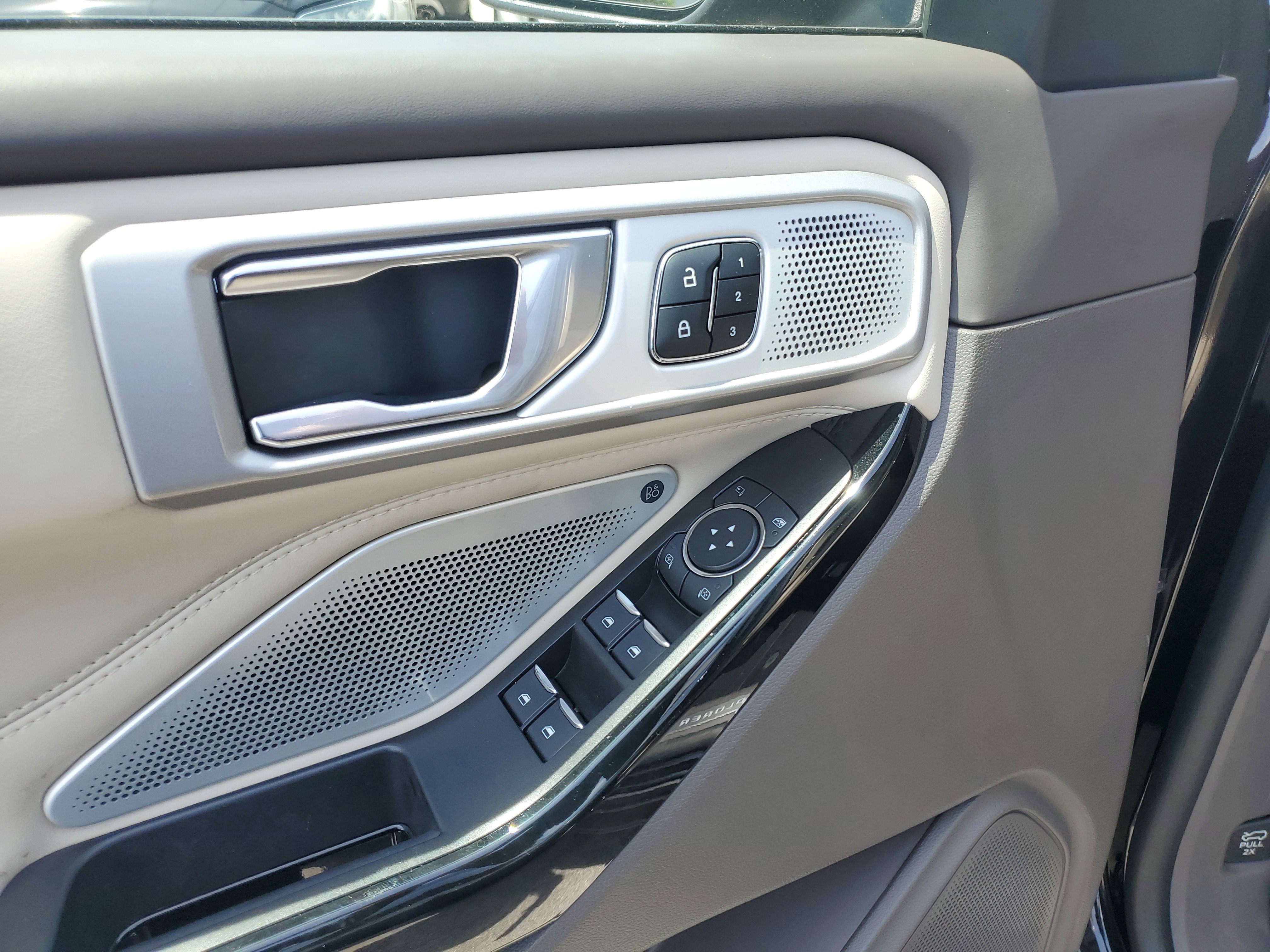 Used 2022 Ford Explorer Platinum w/ Equipment Group 601A image 14