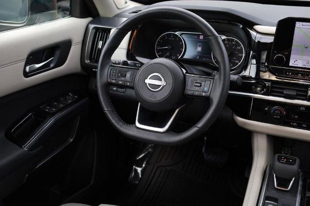 Certified 2025 Nissan Pathfinder SL w/ SL Premium Package FWD image 29