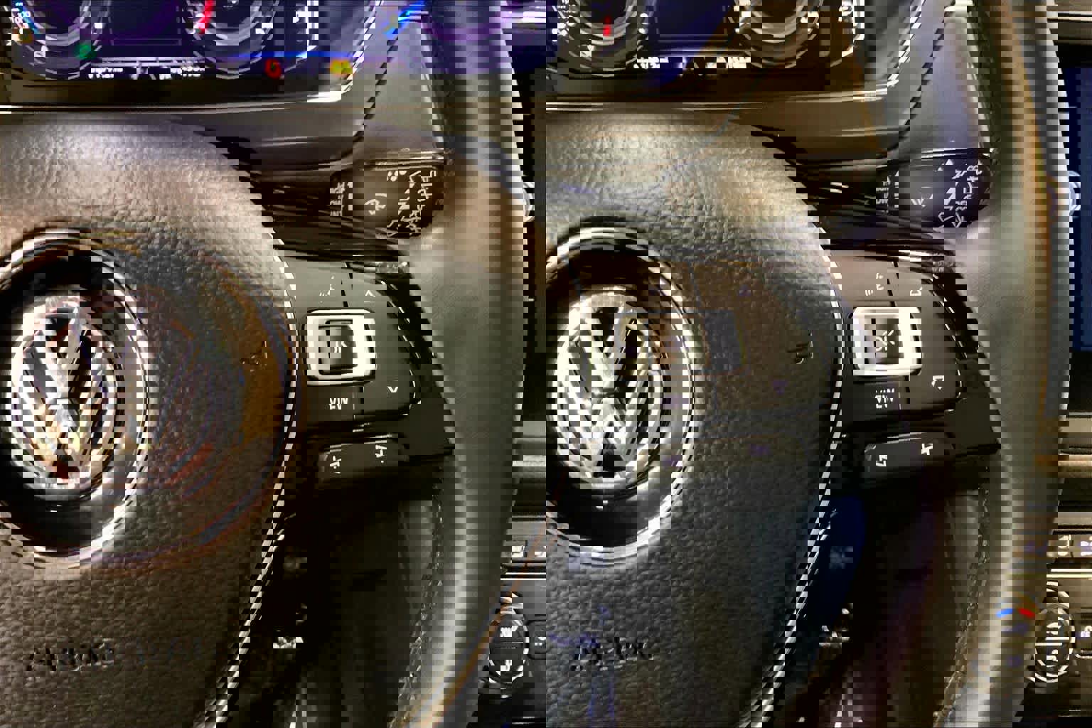 Used 2020 Volkswagen Tiguan SEL image 25