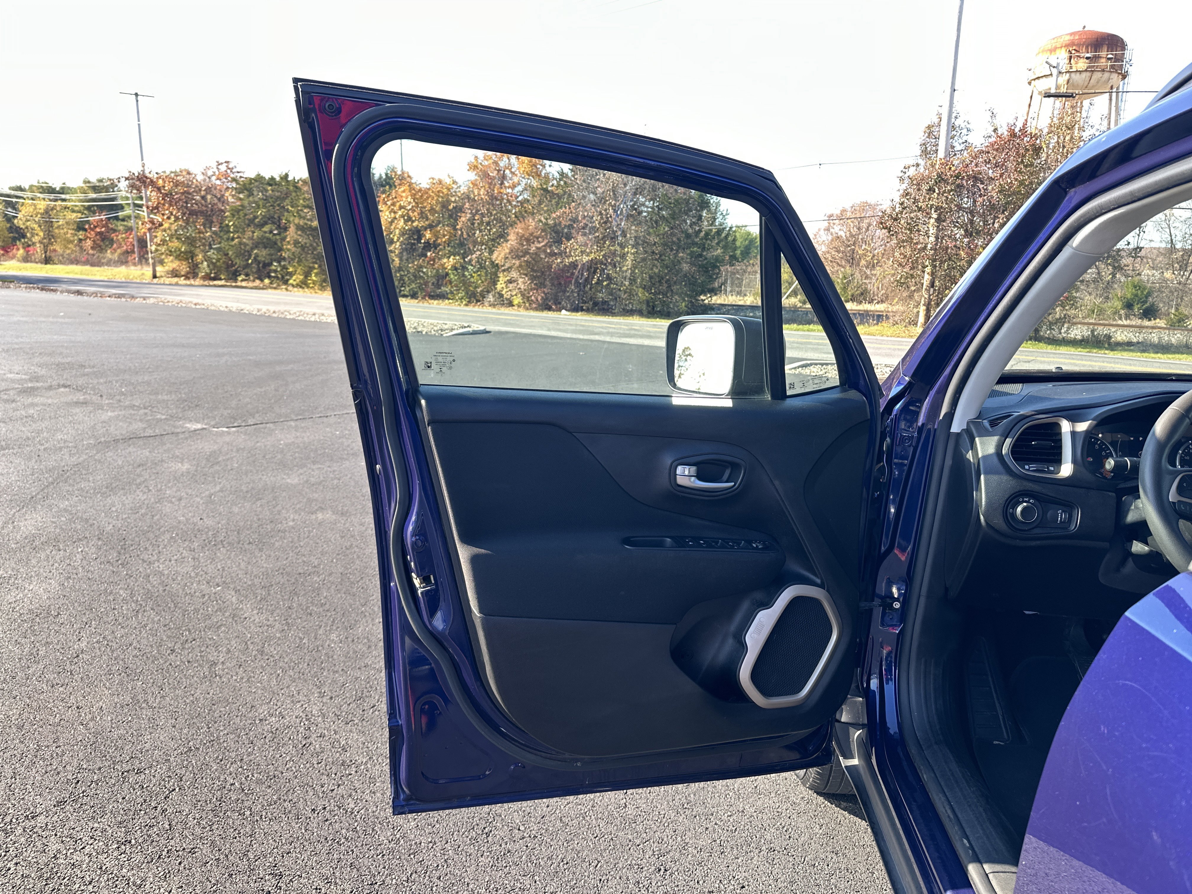 Used 2017 Jeep Renegade Sport w/ Power & Air Group image 11