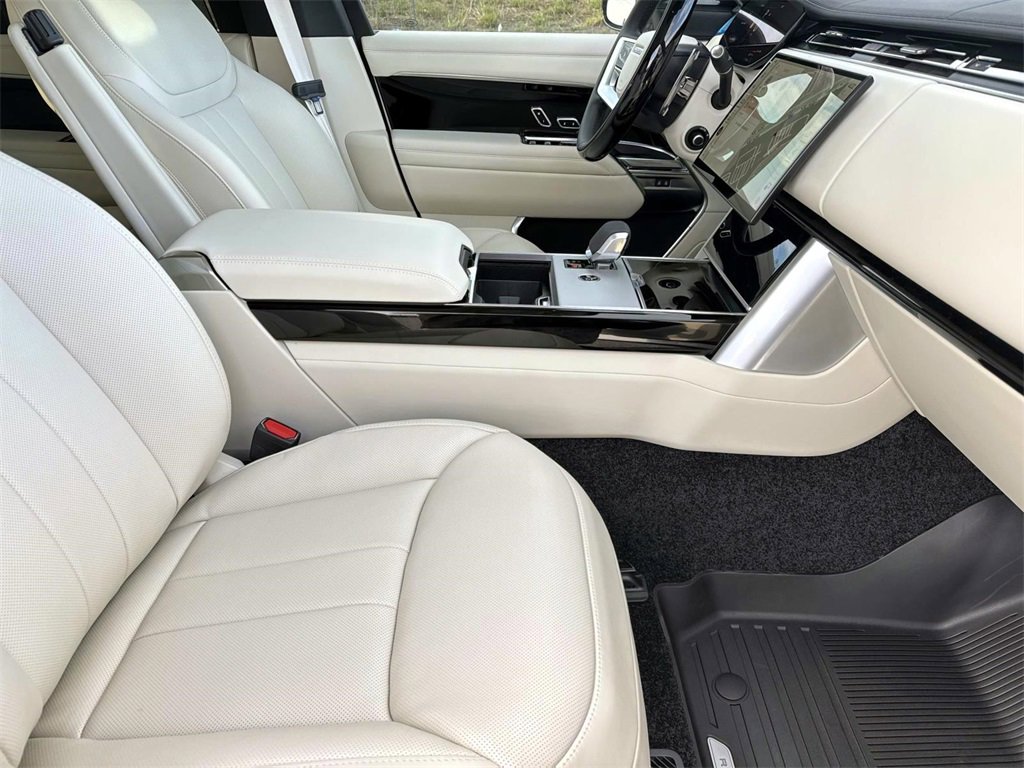 New 2026 Land Rover Range Rover SE image 10