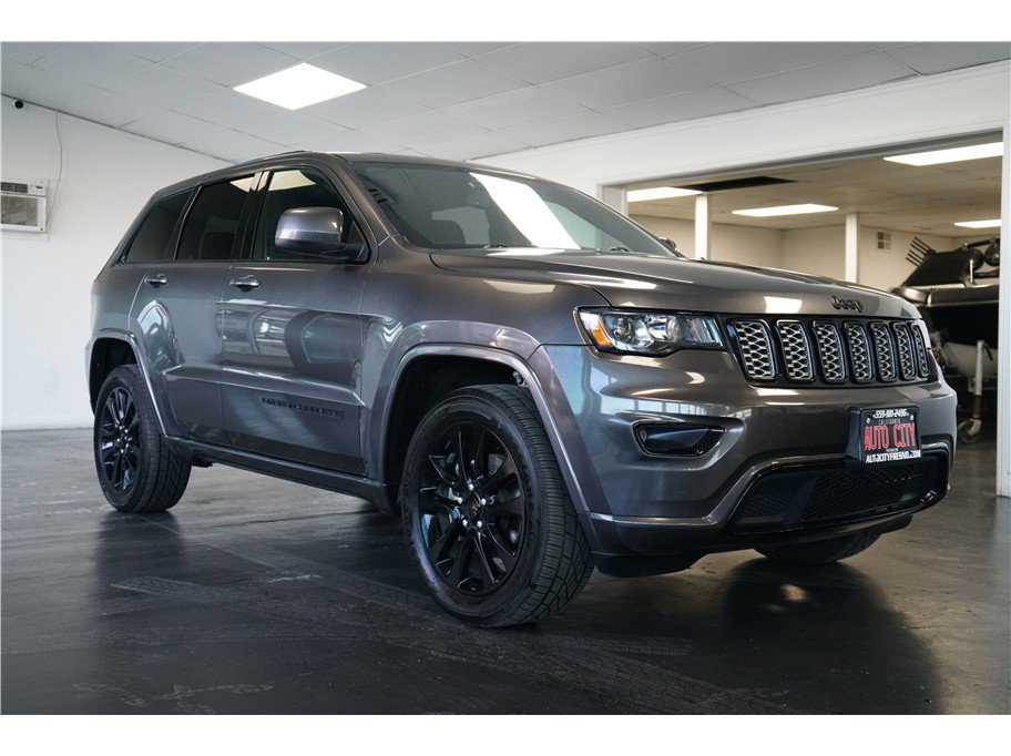 Used 2019 Jeep Grand Cherokee Altitude image 1