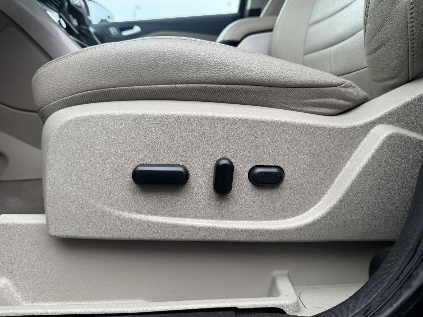 Used 2013 Ford C-MAX Energi SEL FWD image 14