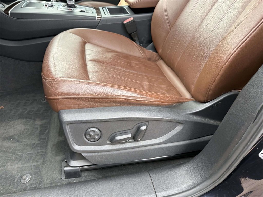 Used 2018 Audi Q5 2.0T w/ Premium Plus Package image 11