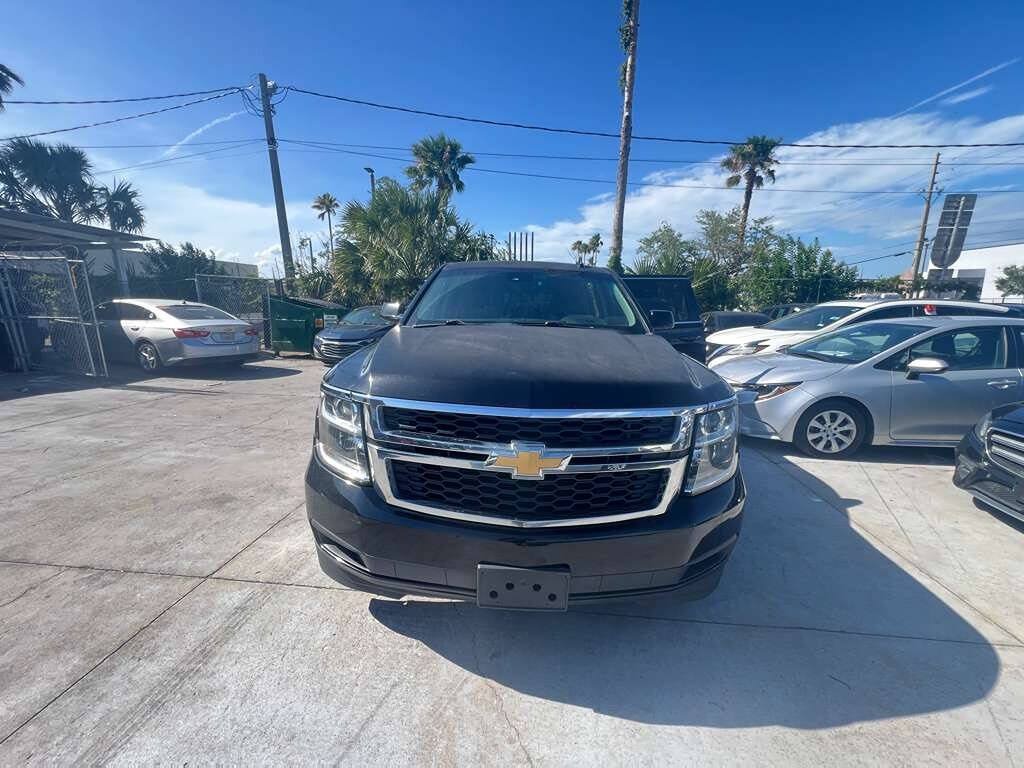 Used 2016 Chevrolet Suburban LT RWD image 1
