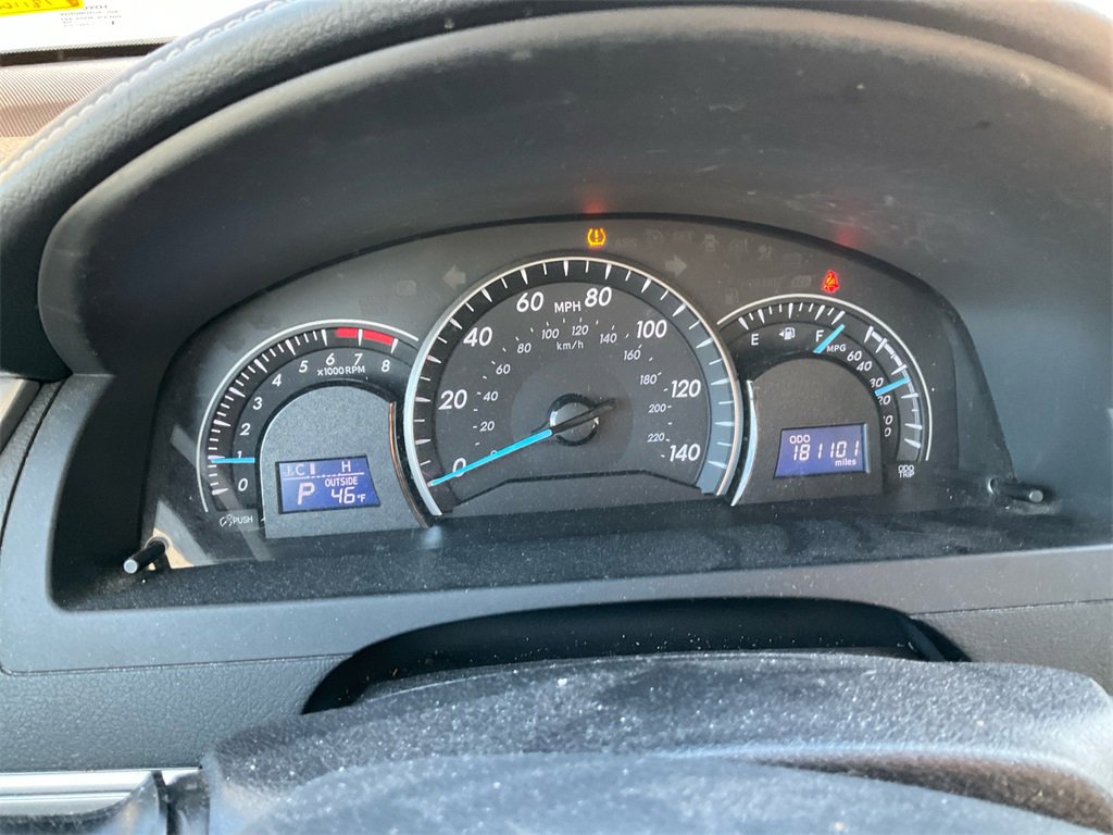 Used 2013 Toyota Camry LE image 22