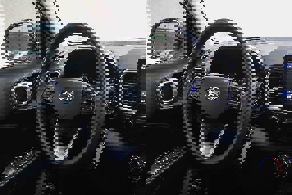 Used 2022 Hyundai Venue SE image 14