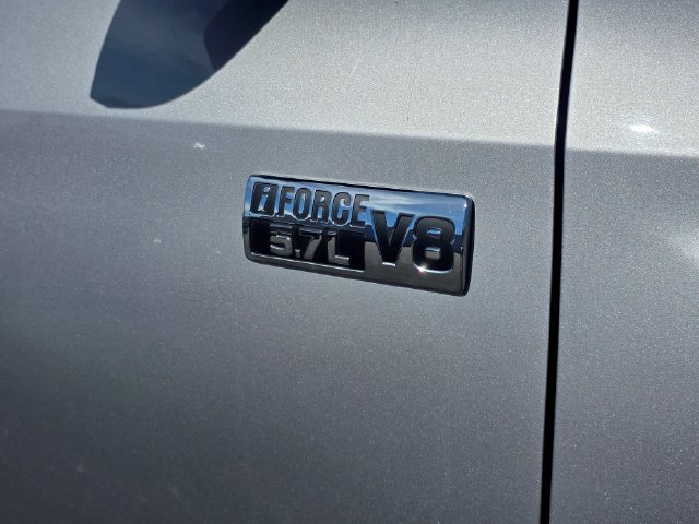 Used 2015 Toyota Tundra SR5 AWD/4WD image 8