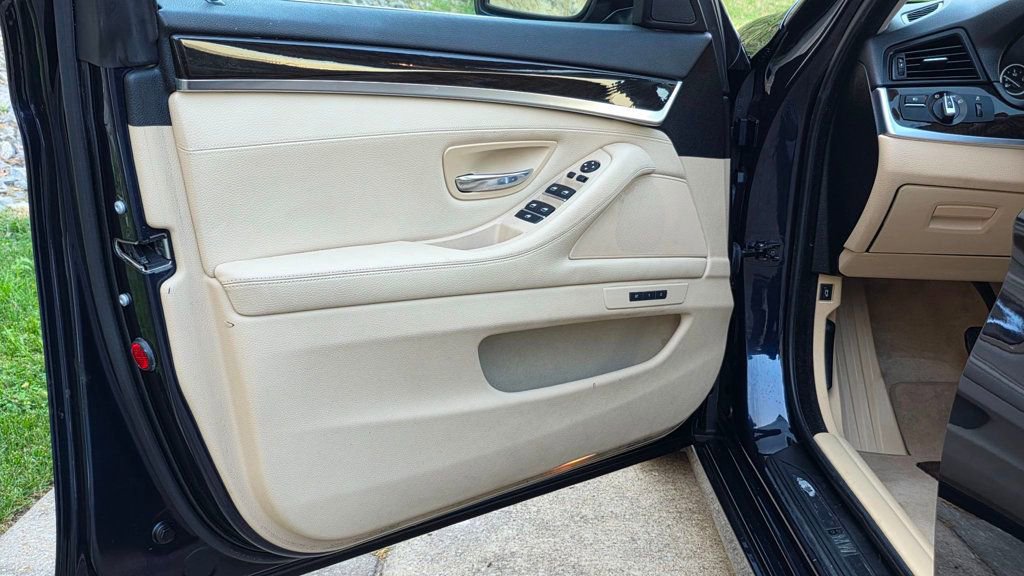 Used 2015 BMW 528i Sedan image 16