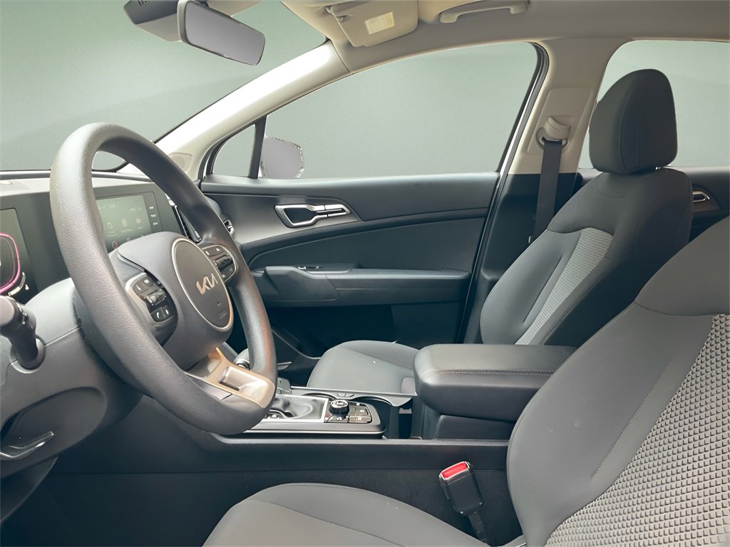 Used 2024 Kia Sportage LX image 16