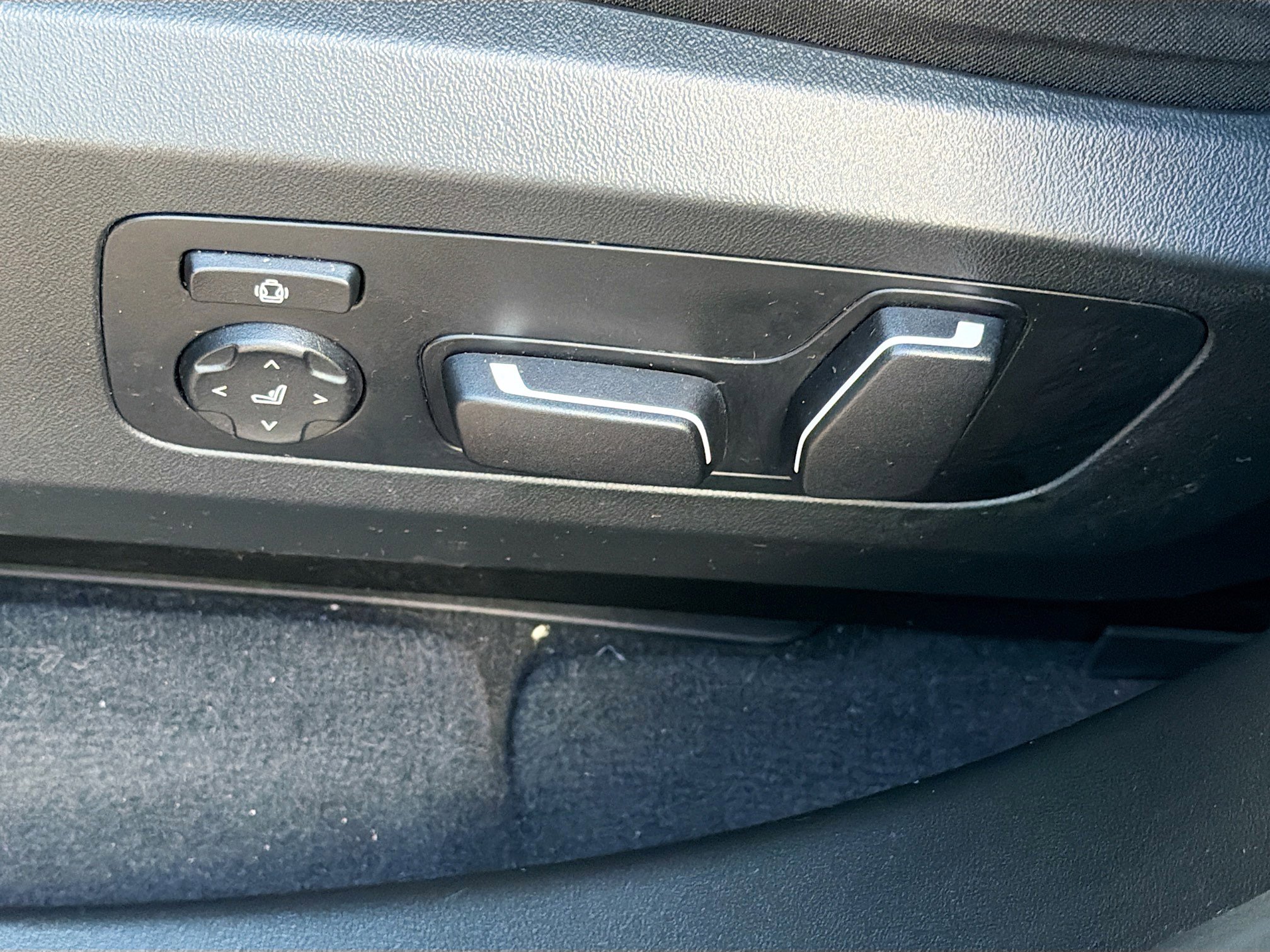 Used 2025 BMW X3 xDrive30i w/ Premium Package image 25