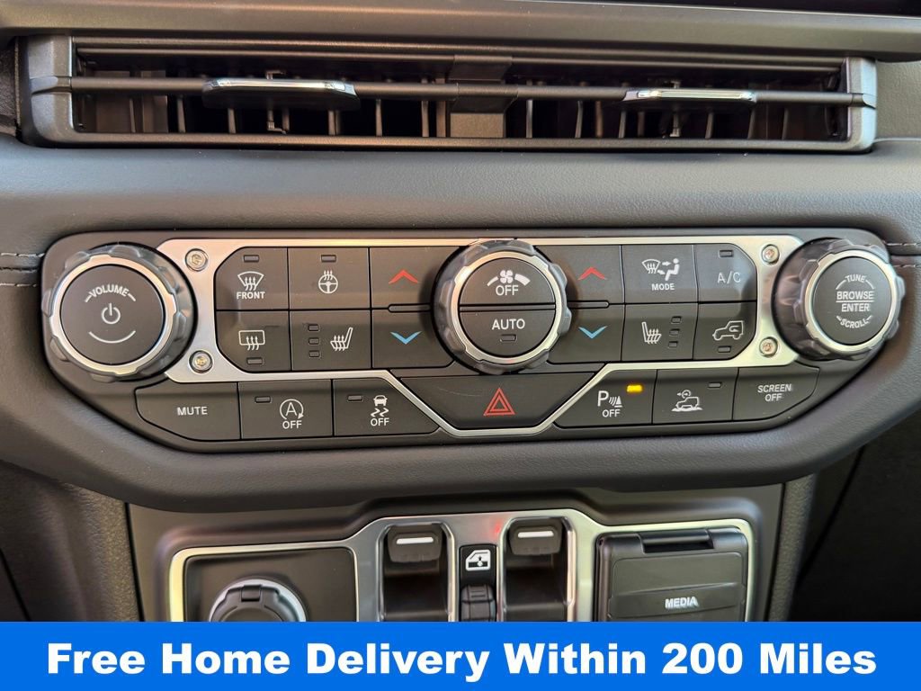 New 2026 Jeep Gladiator Mojave image 20