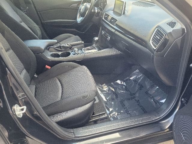 Used 2014 MAZDA MAZDA3 i Touring w/ Technology Package FWD image 11