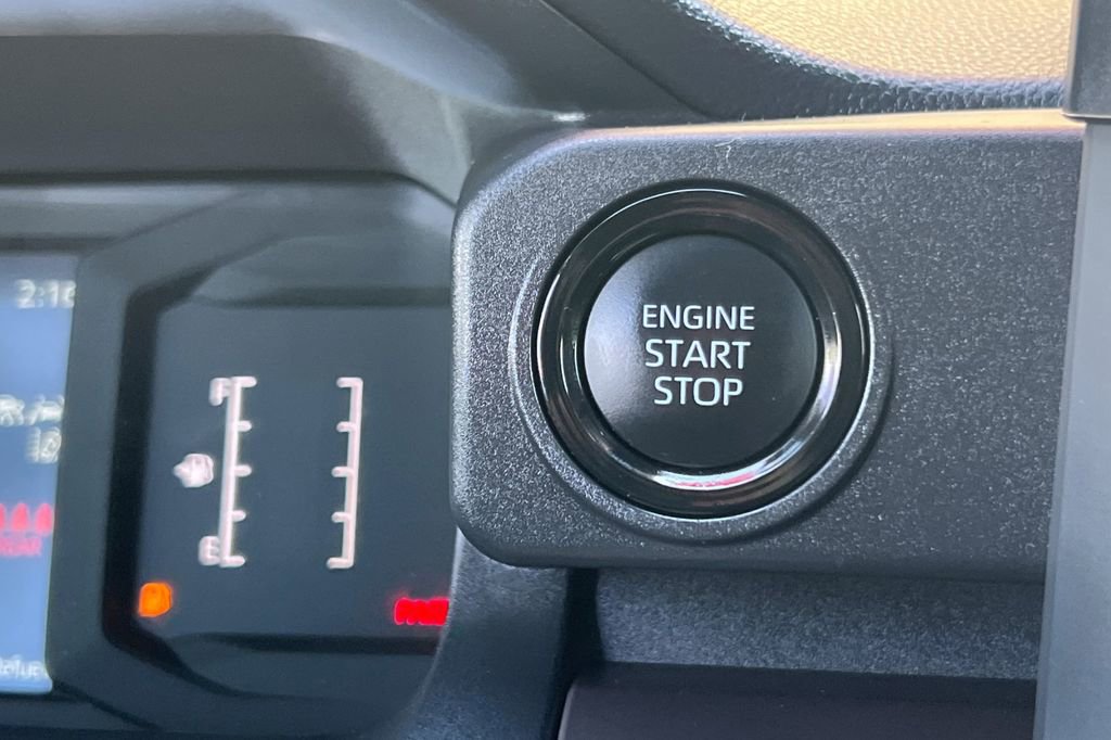 Certified 2025 Toyota Tacoma SR5 image 25