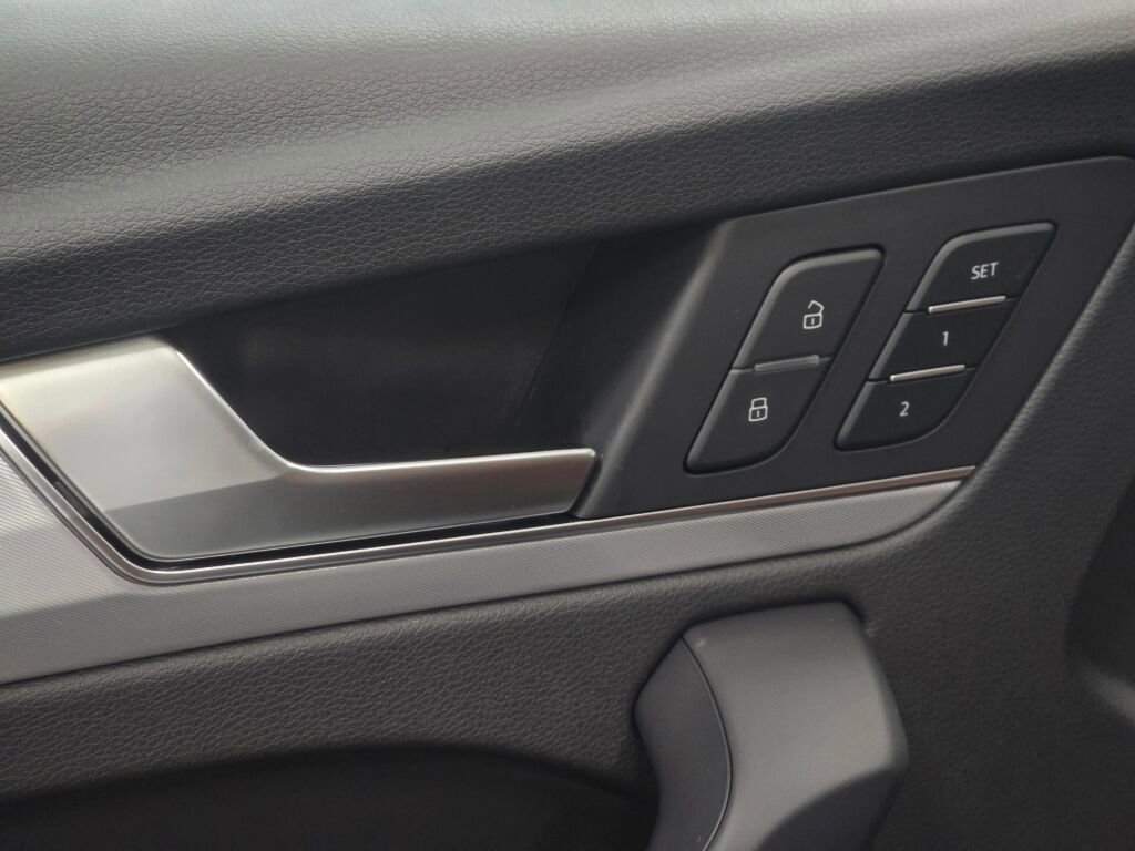 Certified 2025 Audi Q5 2.0T Premium w/ Convenience Plus Package image 37