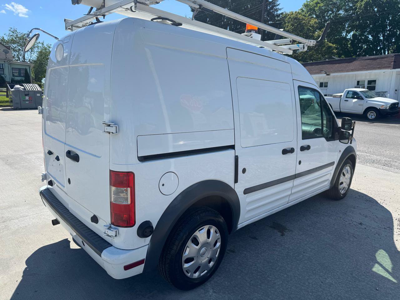 Used 2010 Ford Transit Connect XLT FWD image 5