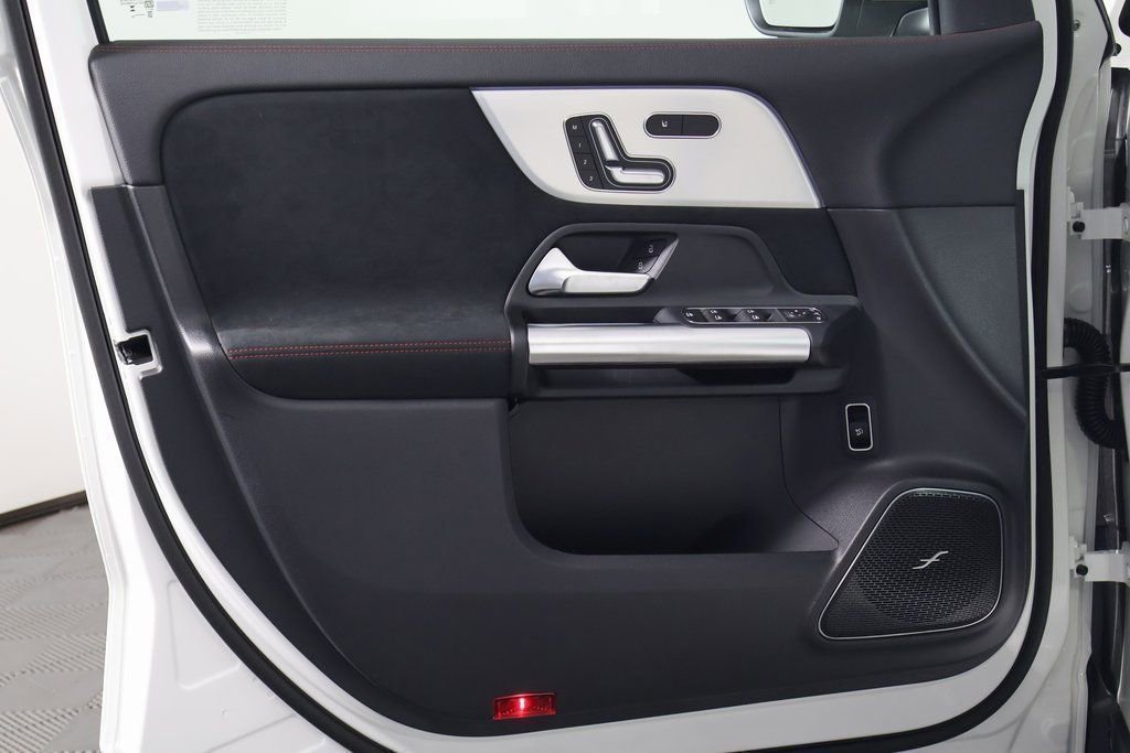 New 2026 Mercedes-Benz GLA 35 AMG 4MATIC image 7