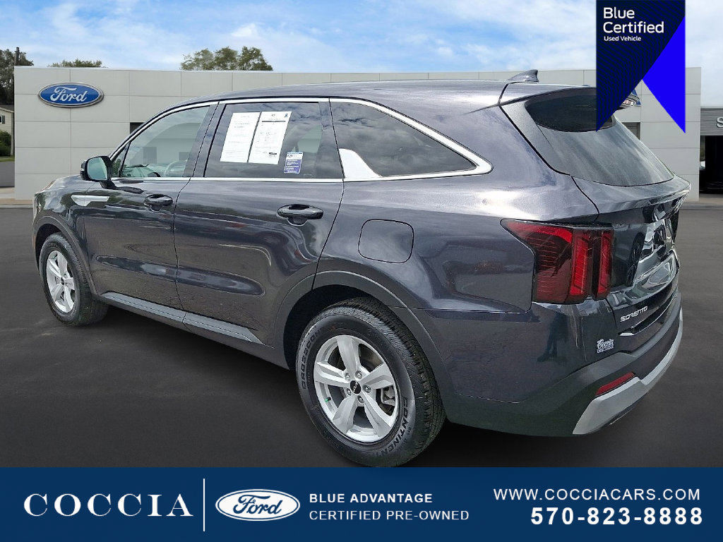 Used 2025 Kia Sorento LX FWD image 6
