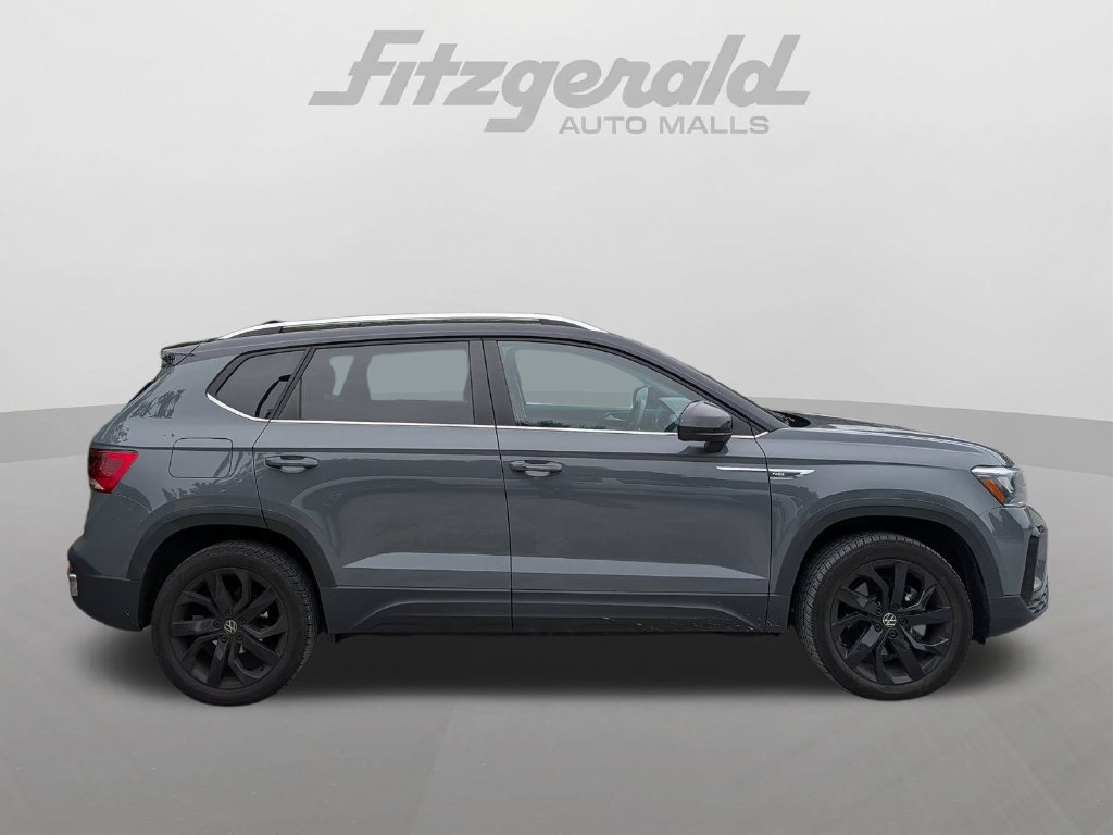 Used 2024 Volkswagen Taos SE FWD image 4