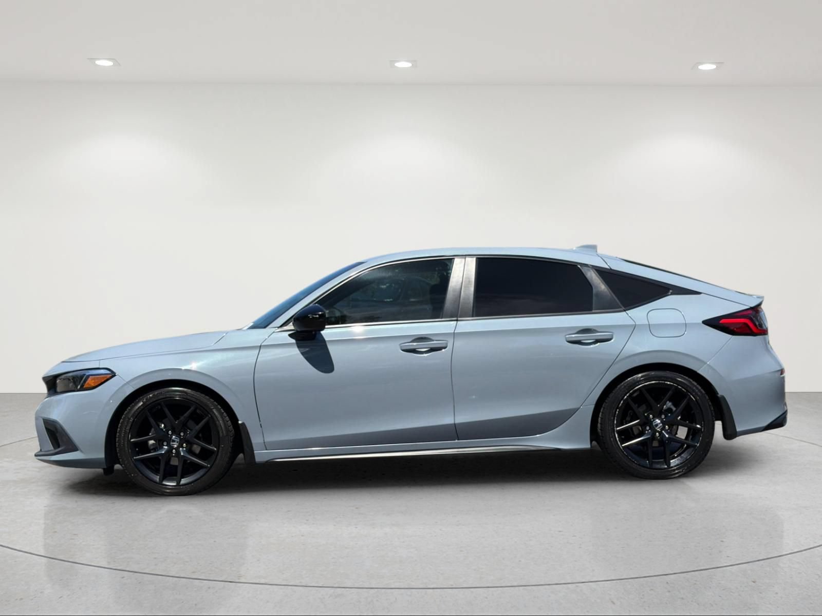 Used 2023 Honda Civic Sport image 2
