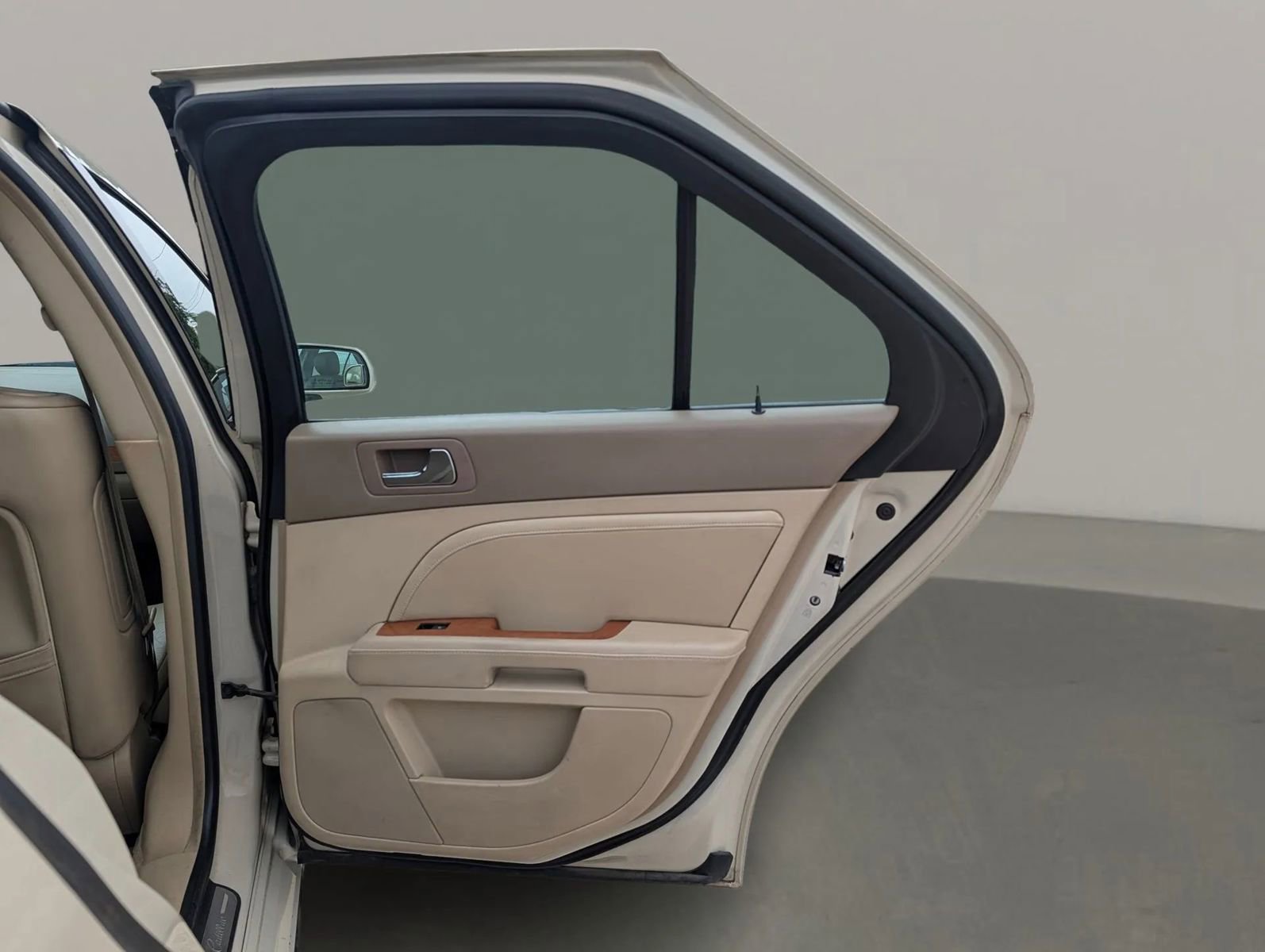 Used 2011 Cadillac STS RWD image 25