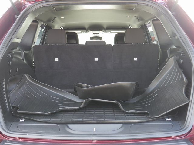 Used 2021 Jeep Grand Cherokee Laredo image 11