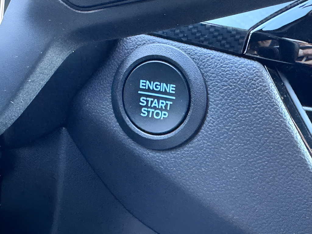 Used 2025 Ford Escape ST-Line Select AWD/4WD image 18