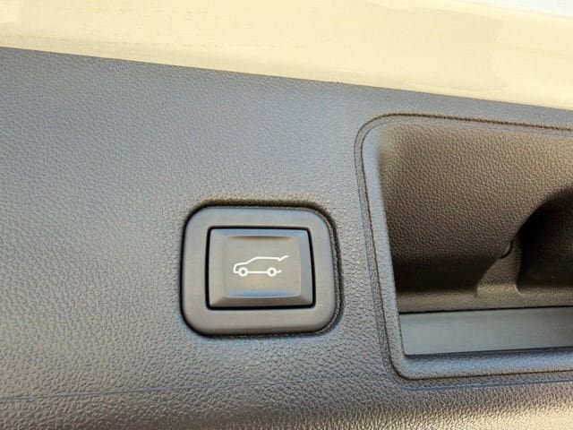 Used 2023 GMC Terrain SLE w/ Driver Convenience Package AWD/4WD image 27