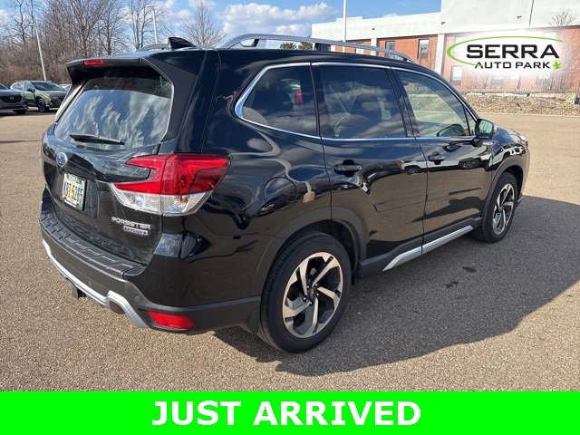 Used 2023 Subaru Forester Touring image 3