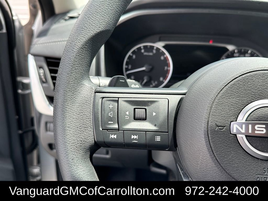 Used 2024 Nissan Rogue SV AWD/4WD image 14