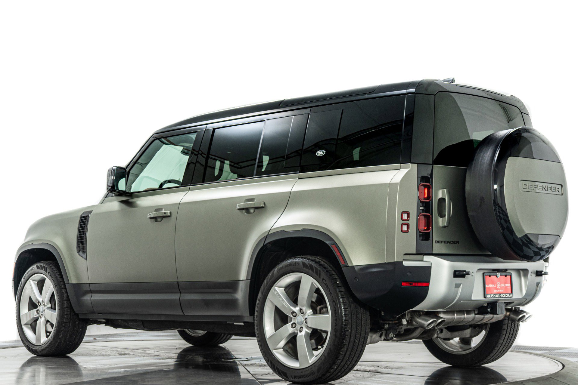 Used 2024 Land Rover Defender 110 SE image 37