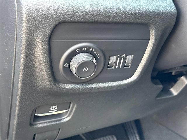 New 2025 Jeep Grand Cherokee L Limited w/ Trailer Tow Package image 16