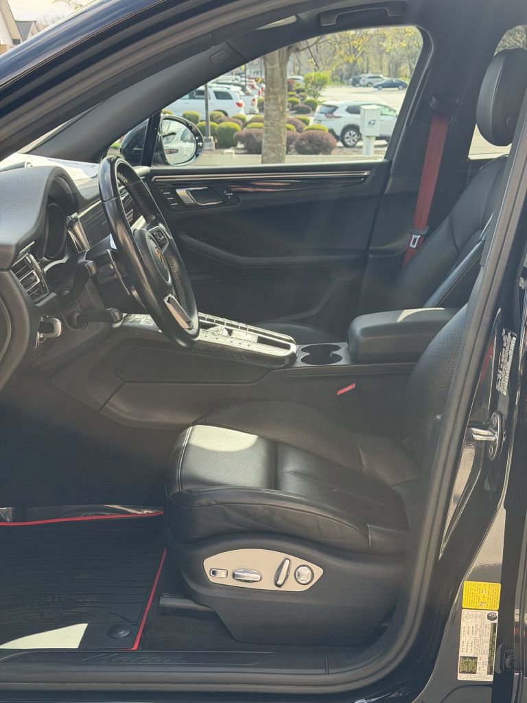 Used 2020 Porsche Macan AWD/4WD image 20