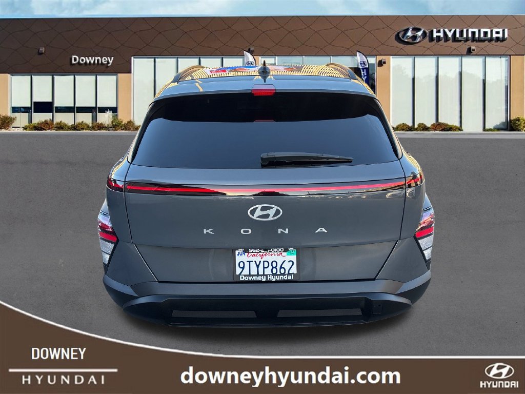 Used 2025 Hyundai Kona SEL FWD image 4