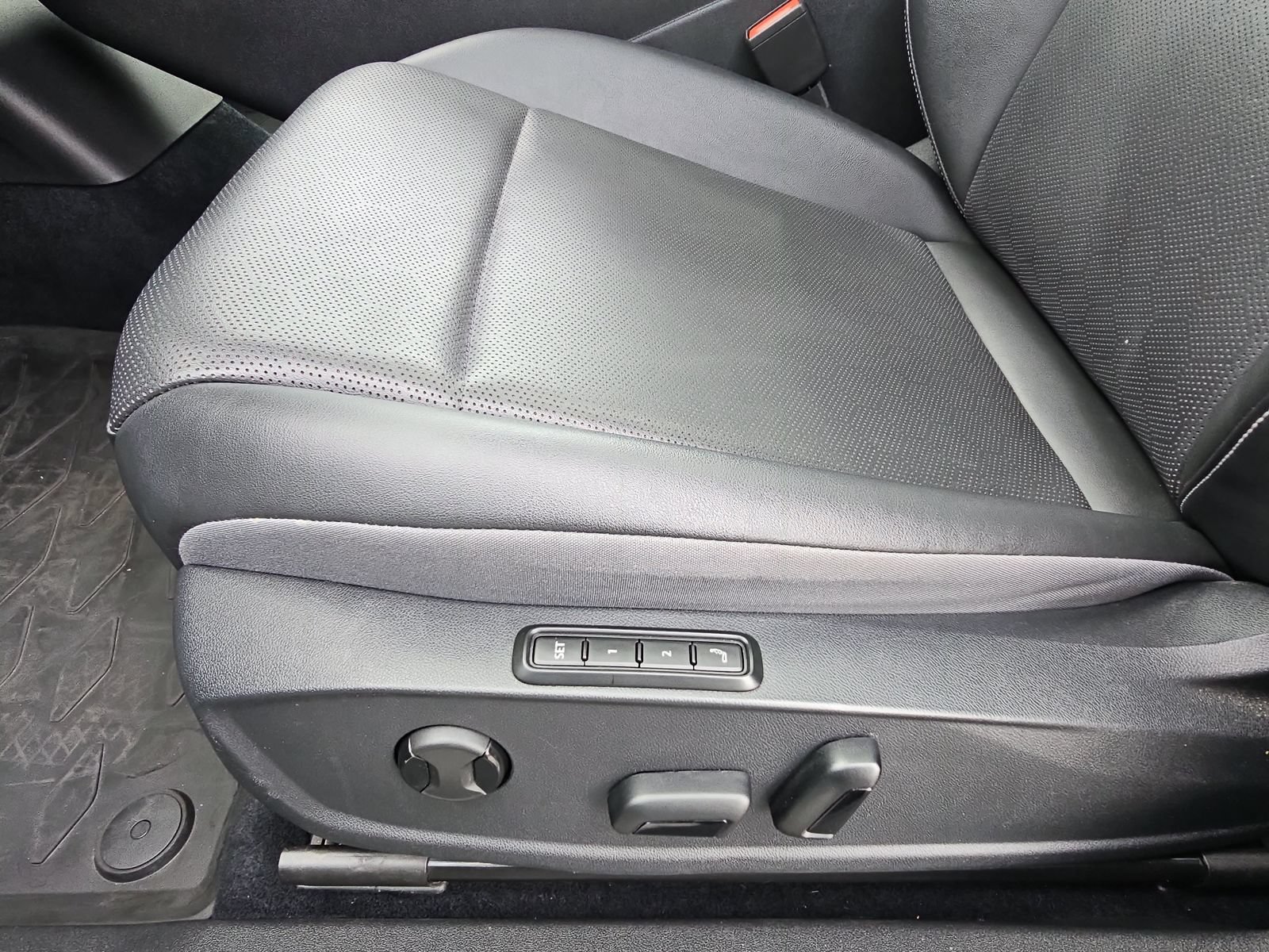 Certified 2023 Volkswagen ID.4 S RWD image 29