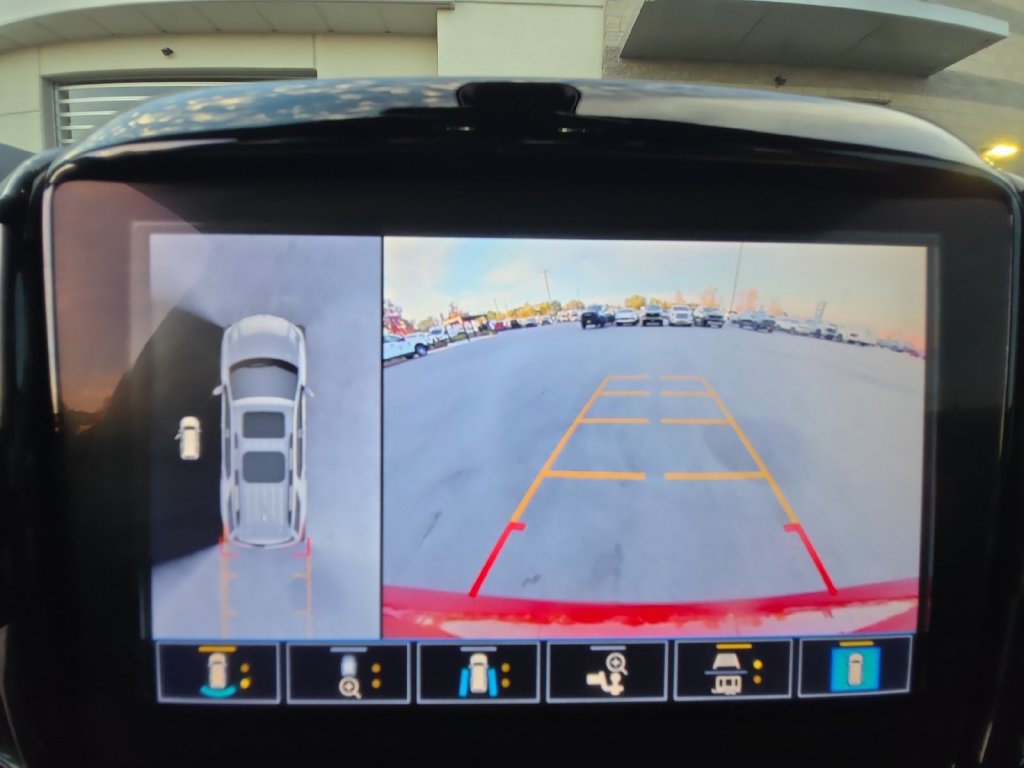 Used 2023 Chevrolet Traverse LT w/ Rear Camera Mirror Package AWD/4WD image 22