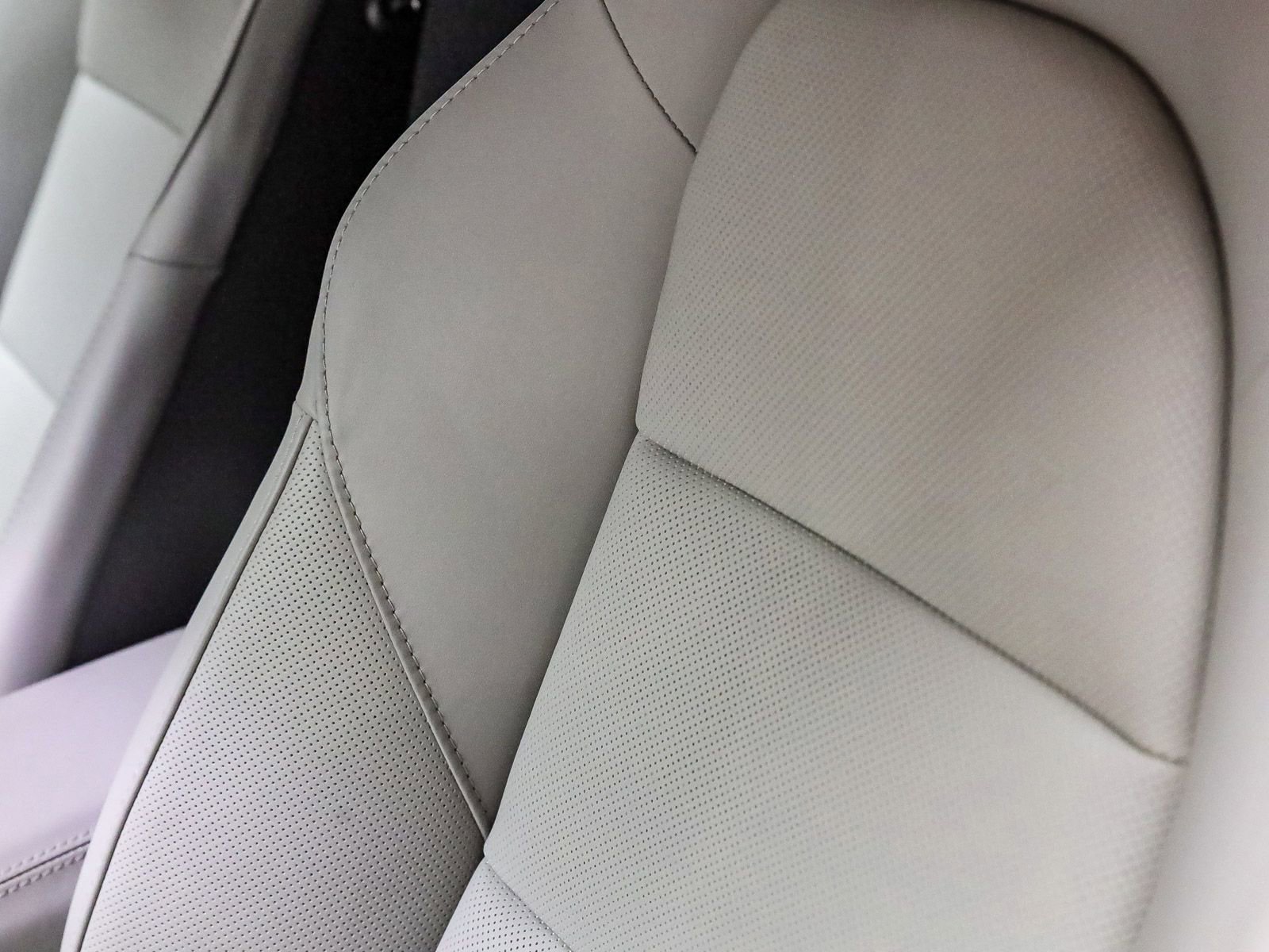 Used 2025 Porsche 718 Cayman S image 17