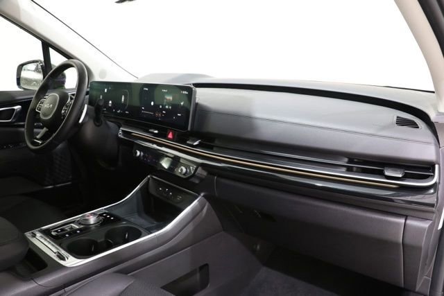 Used 2025 Kia Carnival SX Prestige FWD image 16