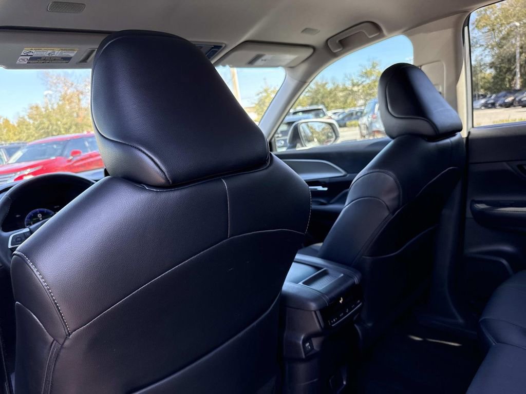 Used 2024 Toyota Grand Highlander XLE image 14