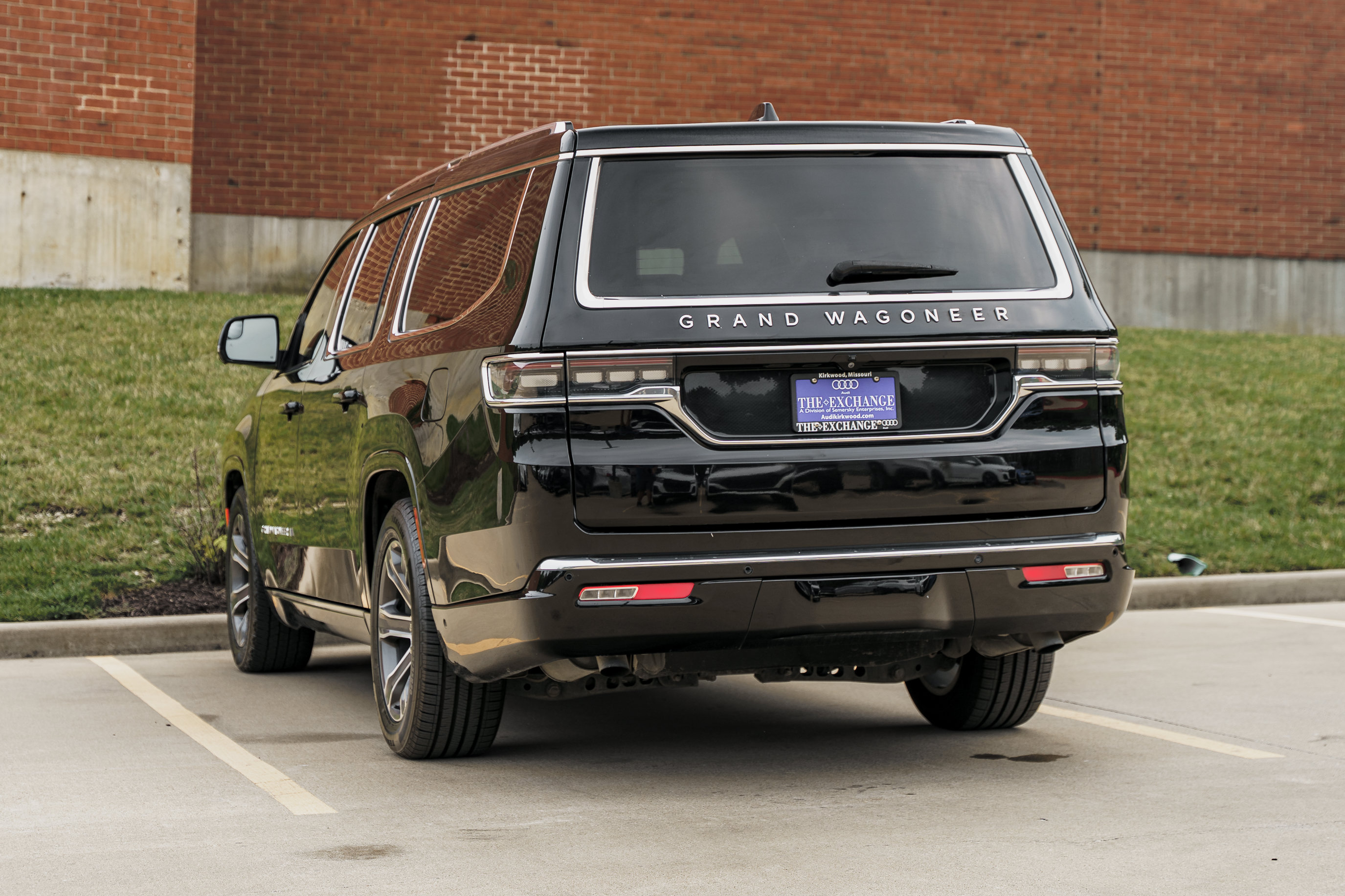 Used 2024 Jeep Grand Wagoneer L 4WD image 5