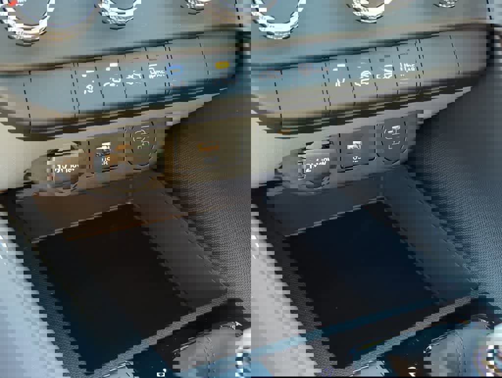 New 2026 Hyundai Elantra SE image 31