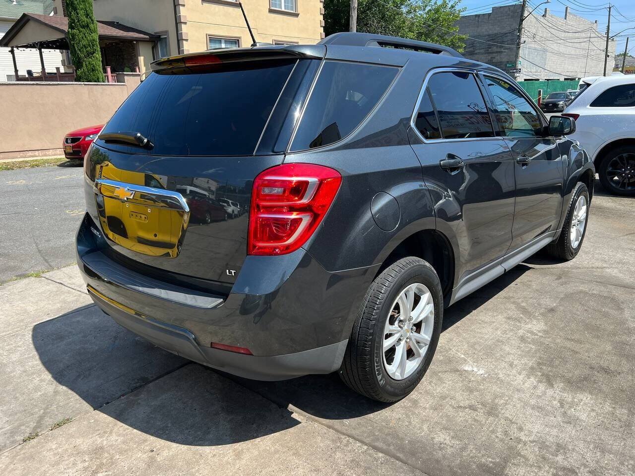 Used 2017 Chevrolet Equinox LT FWD image 5