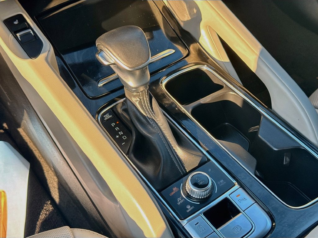 Certified 2024 Kia Telluride S w/ S Sunroof Package AWD/4WD image 19