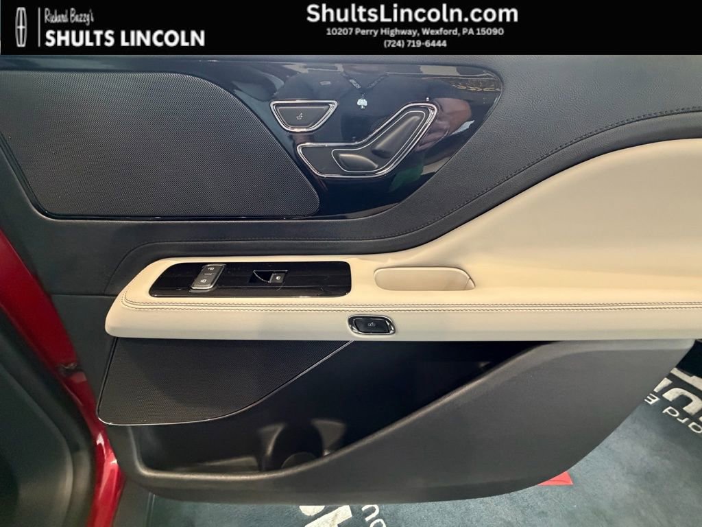 New 2026 Lincoln Aviator AWD image 23