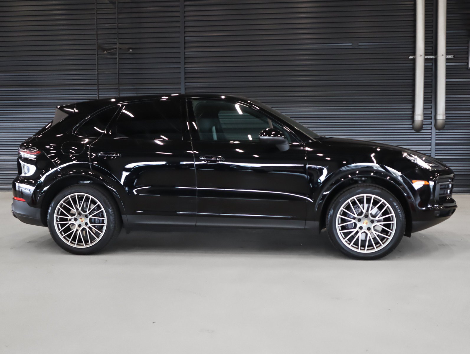 Certified 2023 Porsche Cayenne Platinum Edition AWD/4WD image 24
