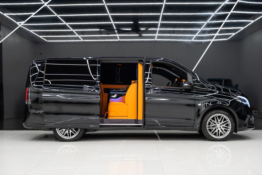 Used 2023 Mercedes-Benz Metris Passenger image 7