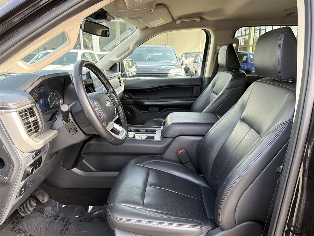 Used 2024 Ford Expedition XLT image 21